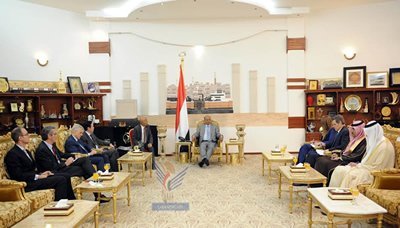 President meets with G10 ambassadors