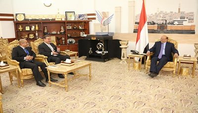 President Hadi awards Merit Medal to WB Director in Yemen