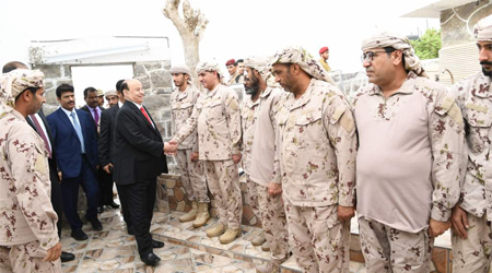 President Hadi inspects Saudi, Emirati military units in Al-Ma'ashiq Palace