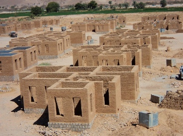 Omaier meets journalists in a workshop held in Seiyoun