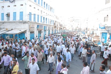 In a majestic funeral procession Mukalla bids farewell to Saleh Ba-hwal