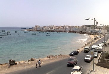 Liberian vessel (Ocolohna) delivers  12 thousand and 500 tons of coal into port of Mukalla