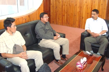 Omaier Meets  with the Director of  operations  Indonesian  Medco exploration