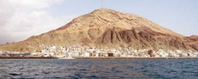 Bal-beheith  inspectsin Mukalla the course of study at the Health Science Institute.