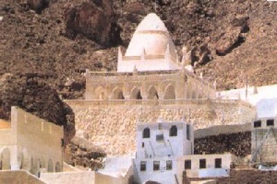 Over 60000 people visit tomb of Prophet Hood in Hadramout