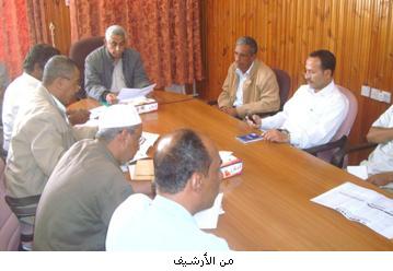 Omaier chairs in Seiyoun tenders committee meeting 