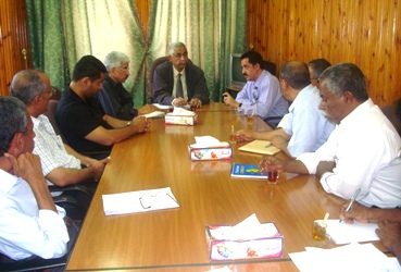 Omaier  briefied on  wheat growing project in Wadi Hadhramaut region