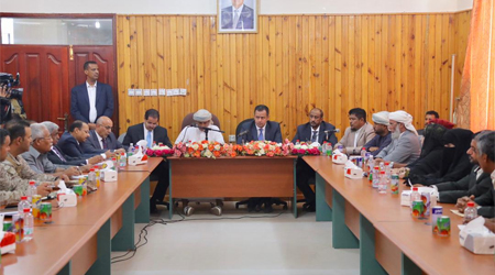 PM holds meeting included senior local officials in Al-Maharah