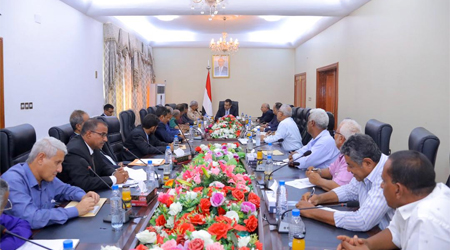 PM praises local authority's efforts to improve services in Lahj governorate