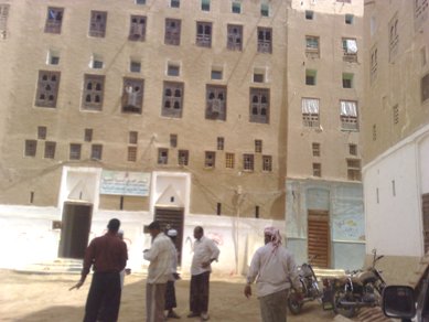 Mohsen Bin Talib Opens Shibam's Artisan Center for Community Development 