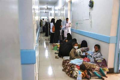 Yemen's cholera outbreak kills over 300 people