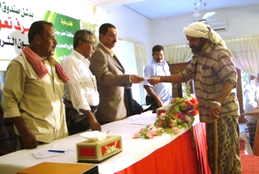 28 million  given as compensation  to beekepers affected  by floods in Wadi Hadhramaut