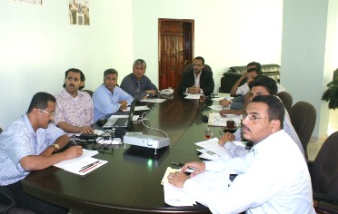 Hadhramout Tenders Committee  discuses  legal,technical and financial reports of 