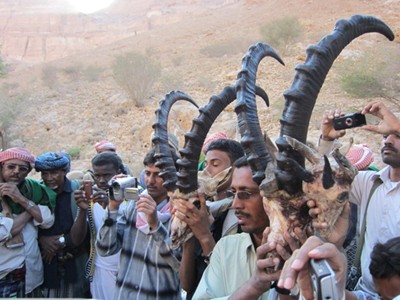 Doan holds celebration for hunters coming back  with Al-Zamil songs 