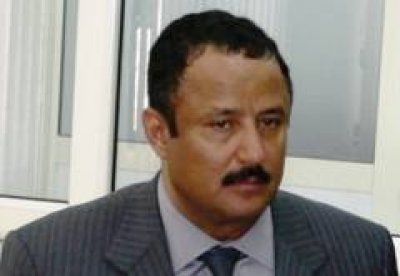 Taiz Governor : No dead, 8 soldiers injured in Sunday's clashes
