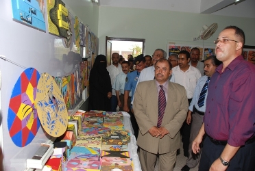 Al-khanbashi inagurates Women's College Open  Day at Hadhramaut University  .