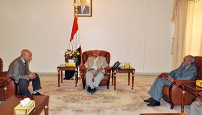 Premier meets Humanitarian Forum chairman