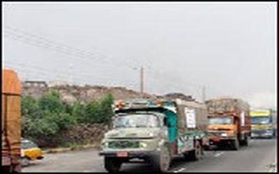 . Lahj started relief convey to displaced people in Saada