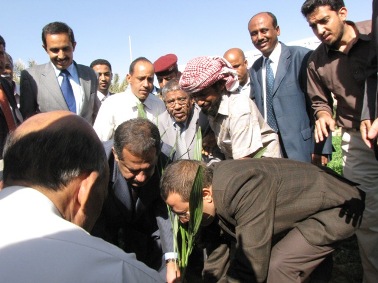 Prime Minister  in Seiyoun, inaugurates planting of  (250) thousand palm seedlings.