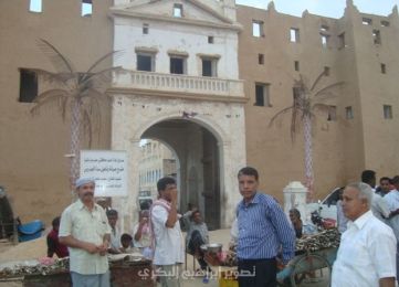 Eng. Mutaafi inspect the workflow of Sedet Al-idarous in Al-sherer District