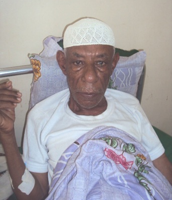  Aldeini visits singer compose Obaied in hospital 