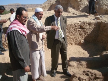 Omaier  inspects archaeological discoveries function at Aadiah in Al-ghoraf 