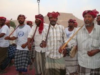 Al-suweiri zone inTarim District holds Mass wedding for 52 groom and bride