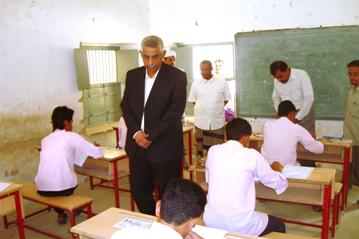 Omaeir  inspects basic school certificate examination going in Wadi Hadhramaut
