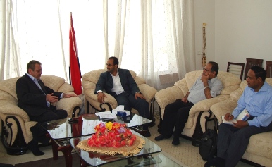 Al-deini praises Total contributions in local development projects  