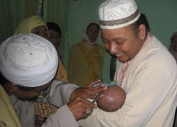 Bolehkan pemotongan kambing akikah dibarengi dengan niat untuk qurban?