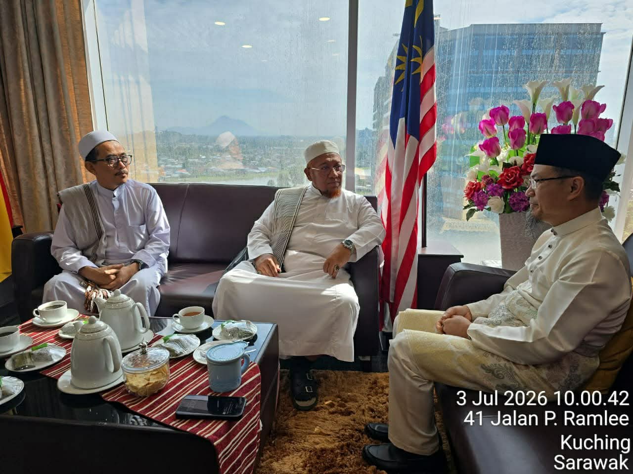 Direktur Kantor Universitas Al-Ahgaff Di Indonesia Kunjungi Mufti Wilayah Serawak Malaysia
