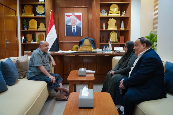 Anggota Majelis Kepresidenan Gubernur Hadhramaut Al-Khanbasyi Bersama Kepala Badan Anti Korupsi Bahas Mekanisme Pengawasan