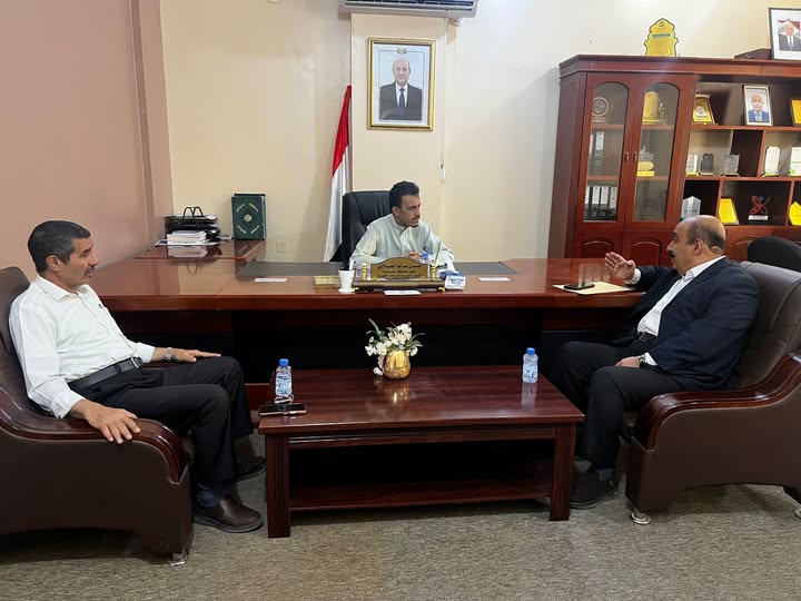 Al-Jailani Bersama Pimpinan Pendidikan Dan Pengajaran Pesisir Hadhramaut Tekankan Pentingnya Kedisiplinan Sekolah