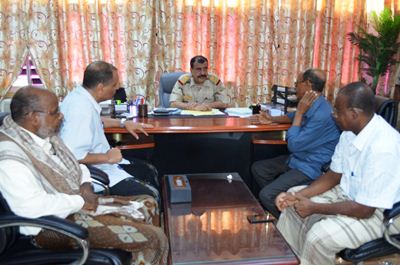 Gubernur Hadhramaut Kunjungi Pelabuhan   Mukalla