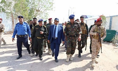 Gubernur Hadhramaut Awasi Proses Operasi Penomoran Kendaraan Di   Kantor Polisi Lalu Lintas Wilayah Pesisir Hadhramaut