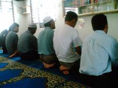 Adat Sholat Lima Waktu Setelah Solat Jumat Ramadhan Bolehkah?