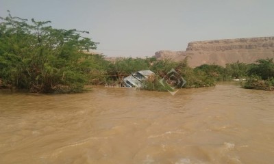 Banjir, Satu Mobil Hanyut, 4 Penumpang Selamat