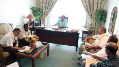 Gubernur Bahas Konsolidasi RS Ibu dan Anak di Mukalla