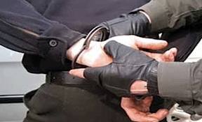 Satuan Keamanan Hadhramaut Menangkap Pengedar Narkotika dan Miras