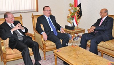 Al-Qirbi Bertemu dengan Asisten Menlu Amerika Serikat