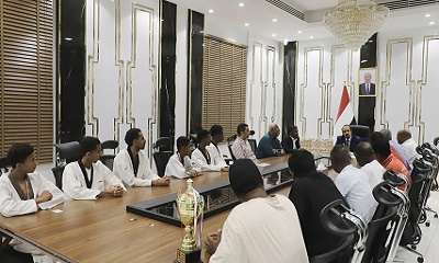 Gubernur Hadhramaut Berikan Penghargaan Kepada Pemenang Kejuaaraan Setia Kepada Almarhum Ibrahim Habsyi Ke-6